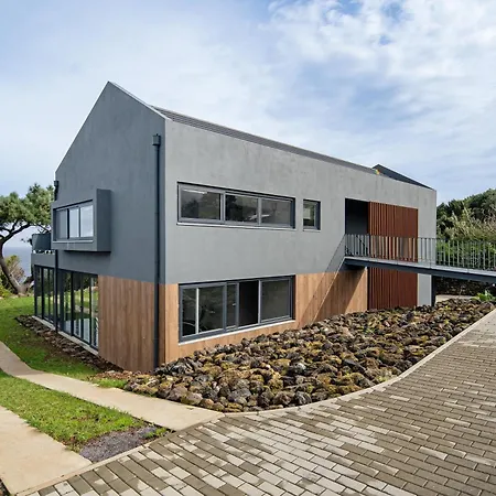 Rocha Do Mar 2 * Biscoitos (Terceira)