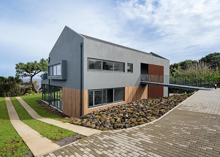 Rocha Do Mar 2 * Biscoitos (Terceira)