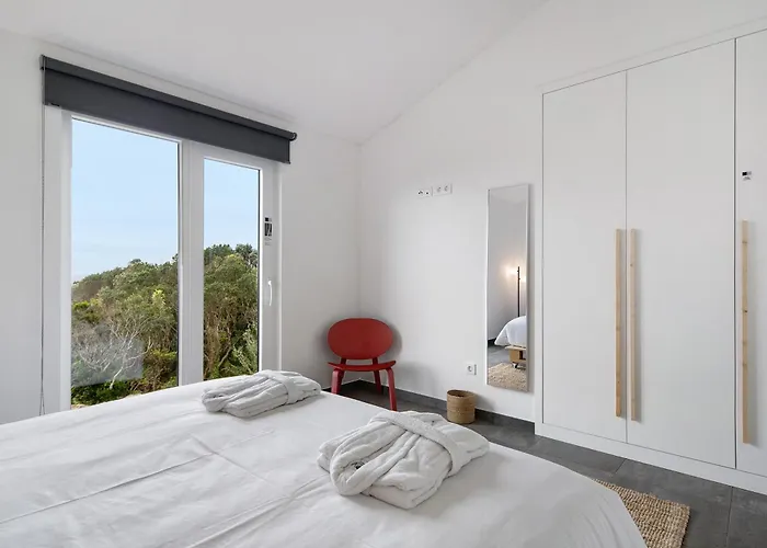 Rocha Do Mar 2 * Biscoitos (Terceira)