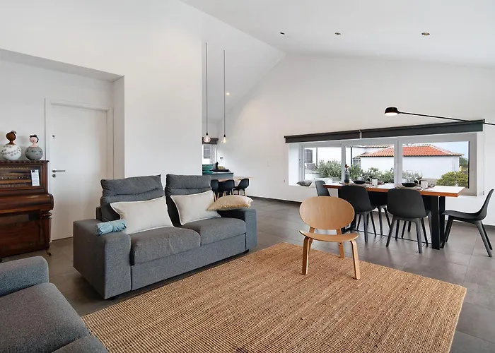 Rocha Do Mar 2 * Biscoitos (Terceira)